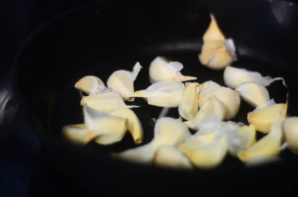 Roasting garlic for pesto | The Elliott Homestead (.com)