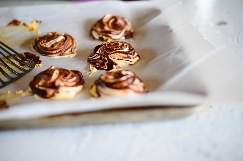 Chocolate-swirled honey meringues