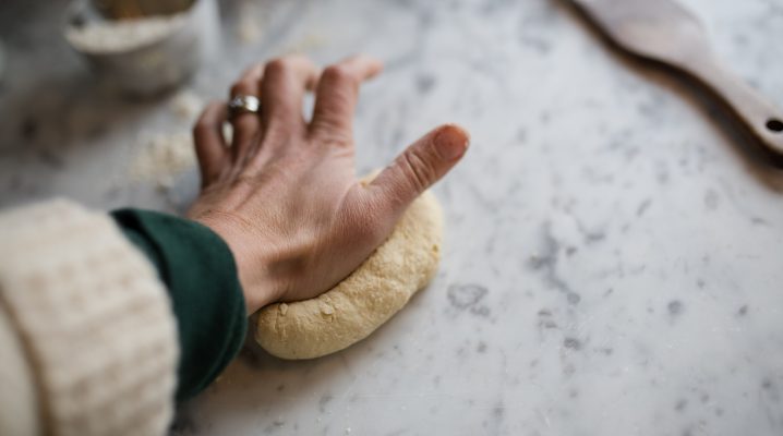 Maintaining a dry sourdough starter | The Elliott Homestead (.com)